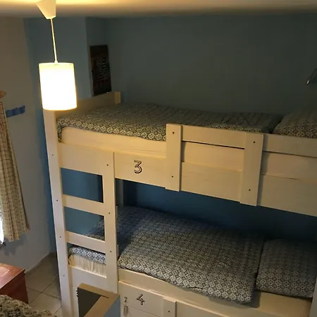 إل كامينو هوستيل آند بوب