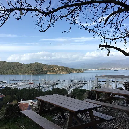 El Camino & Pub Hostel Fethiye