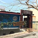 El Camino & Pub ホステル *