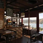 El Camino & Pub ホステル フェティエ