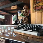 ホステル El Camino & Pub