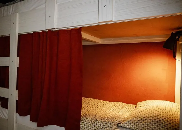 ホステル El Camino & Pub フェティエ