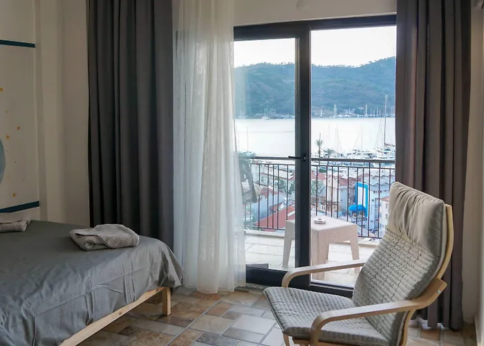 El Camino & Pub * フェティエ